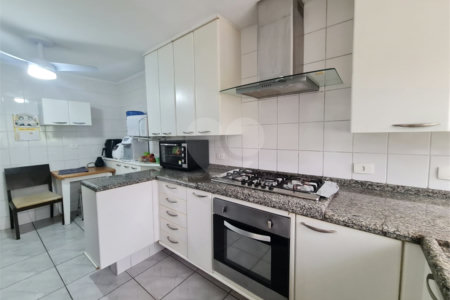 Casa Térrea à venda com 4 quartos, sendo 1 suíte, em Interlagos, São Paulo, SP