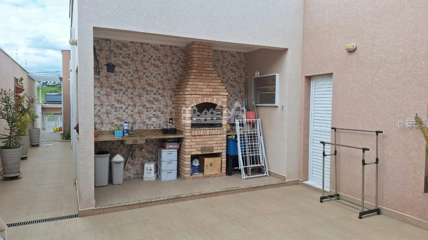 Casa à venda com 3 quartos, sendo 1 suíte, em Residencial Jardins da Catalunha, Atibaia, SP