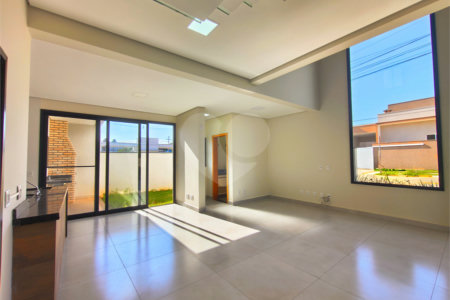 Casa à venda com 3 quartos, sendo 1 suíte, no condomínio Terras de São Francisco, Sorocaba - SP