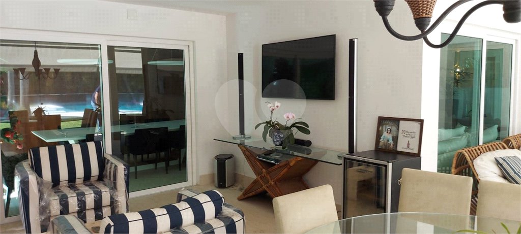 Casa à venda com 4 suítes em Alphaville, Santana de Parnaíba, SP