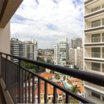 Apartamento a venda com 1 dormitório, sala com varanda e próximo ao metrô Vila Madalena.