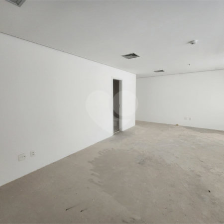 Sala comercial a venda em frente ao Allianz Parque