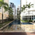 Apartamento de 306m² na melhor região de Moema, 3 suítes, 5 vagas, varanda gourmet, depósito, fora de rota