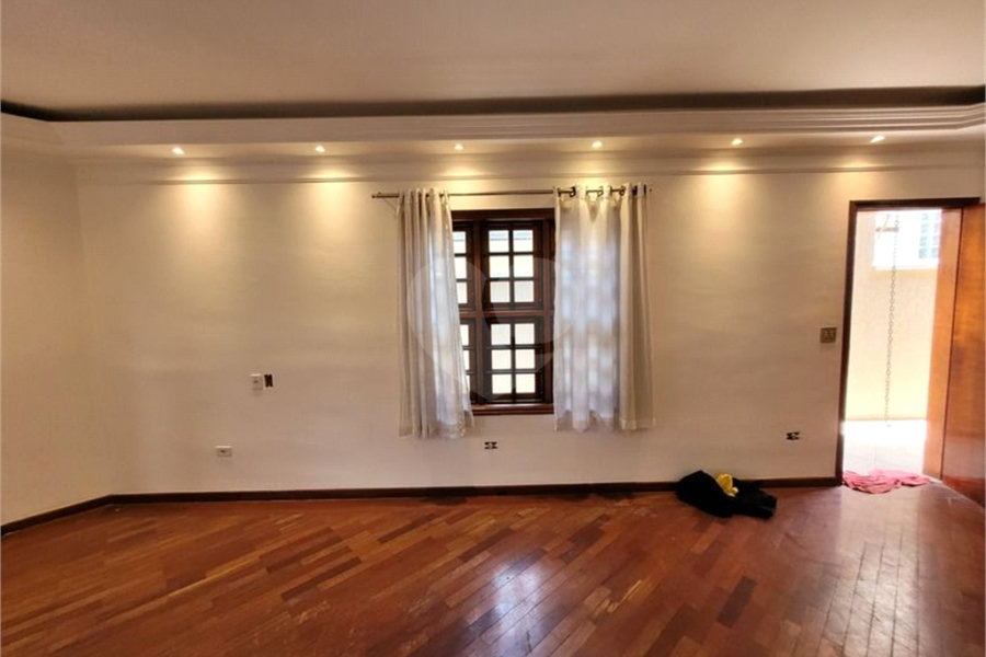 Casa térrea assobradada
