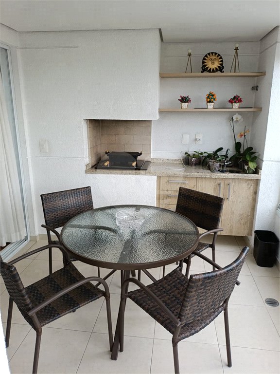 Apartamento na Região da Mooca. Excelente Localização com 3 Dormitórios sendo 1 Suíte e 2 Vagas de Garagem