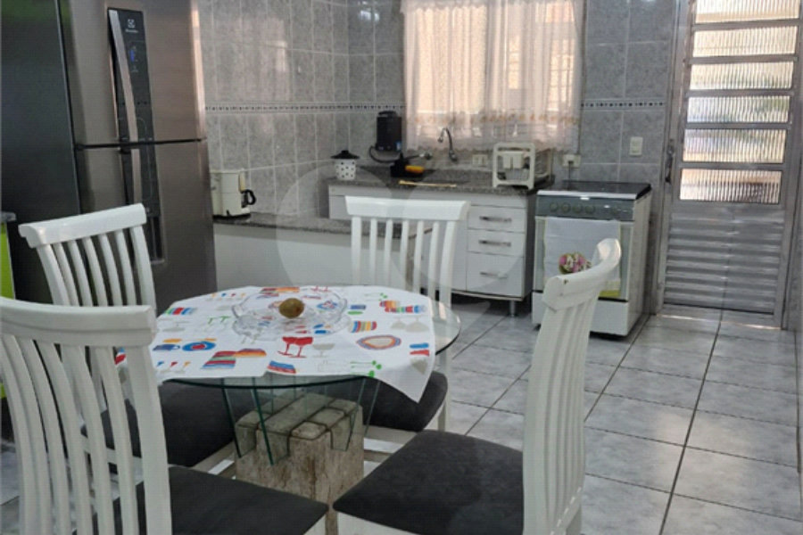 Sobrado à venda com 3 quartos, sendo 1 suíte, em Horto, São Paulo, SP