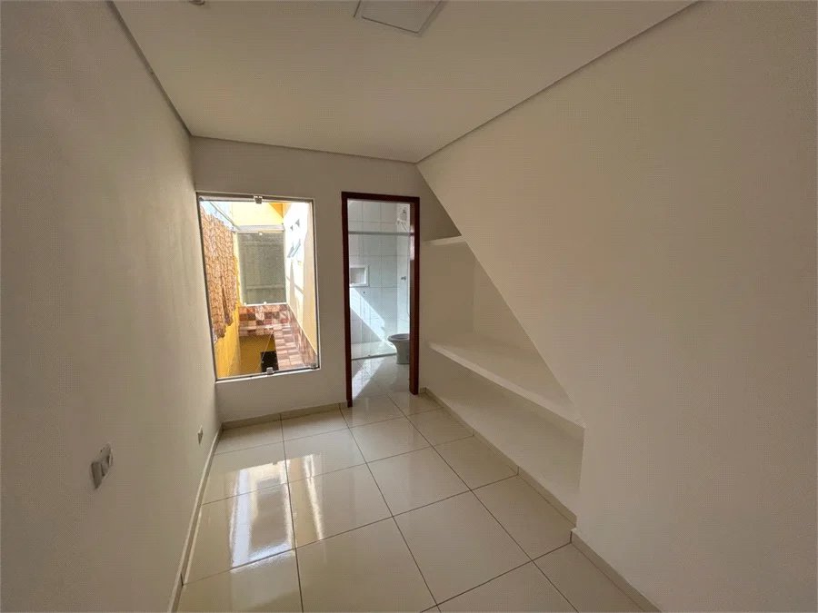 Casa de Vila para alugar com 4 suítes em Vila Romana, São Paulo, SP