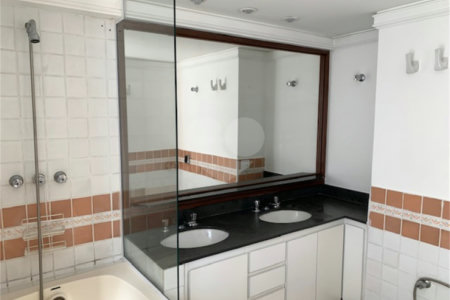 Apartamento à venda com 3 quartos, sendo 1 suíte, em Alto da Boa Vista, São Paulo, SP