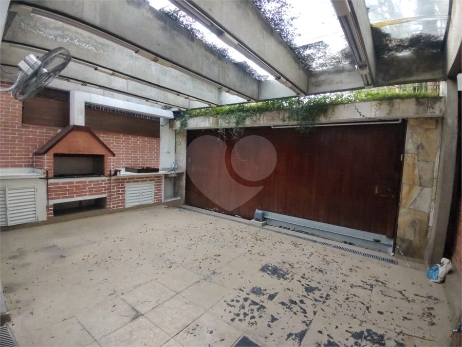 Sobrado à venda com 5 quartos, sendo 3 suítes, em Cidade Monções, São Paulo, SP