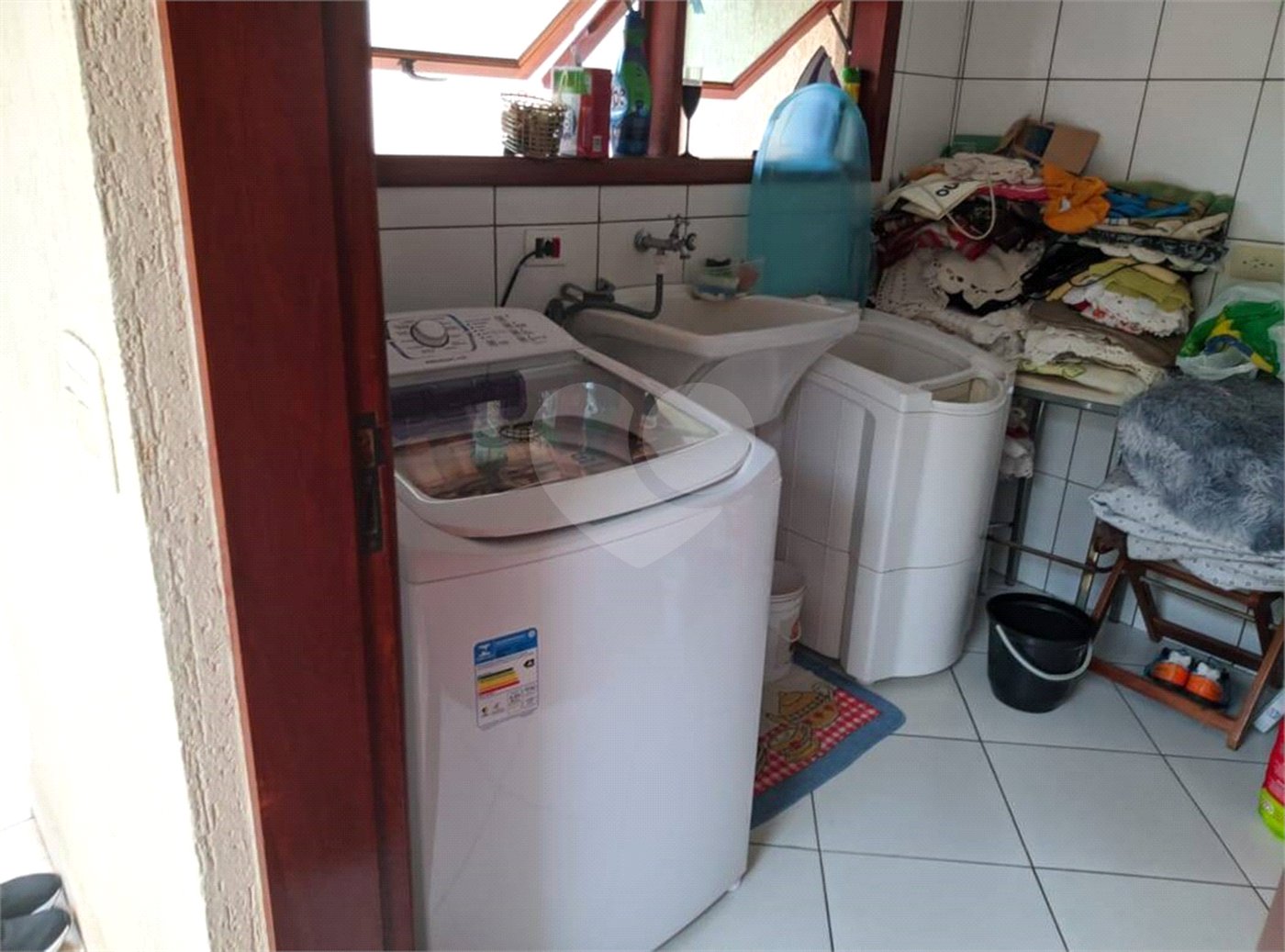 Sobrado à venda com 3 quartos, sendo 1 suíte,  em Jardim Vitória, Suzano, SP