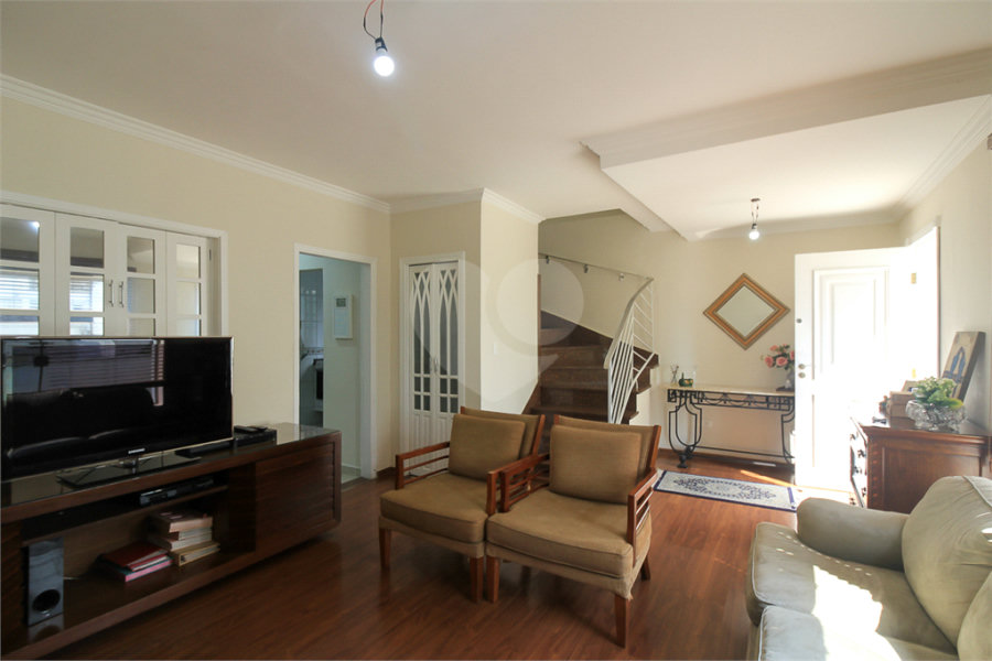 Casa à venda com 3 quartos, sendo 1 suíte,  em Santana, São Paulo, SP