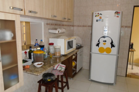 Sobrado à venda com 3 suítes em Moema, São Paulo, SP