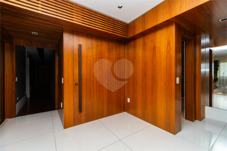 Apartamento à venda com 3 suítes em Vila Nova Conceição, São Paulo, SP