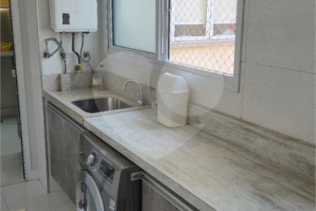 Apartamento à venda com 3 quartos, sendo 1 suíte, no Centro, São Bernardo do Campo, SP