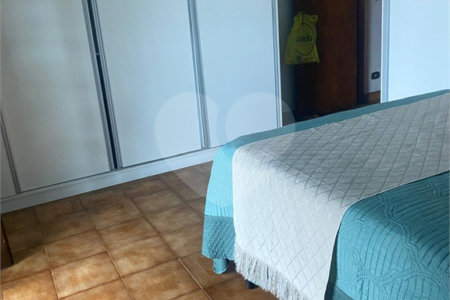 Sobrado à venda com 3 quartos em Jardim Imperador, Suzano, SP