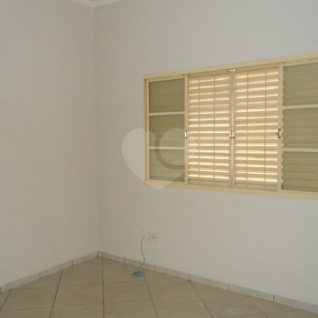 Casa à venda com 3 quartos, sendo 1 suíte, no Centro, Três Lagoas, MS