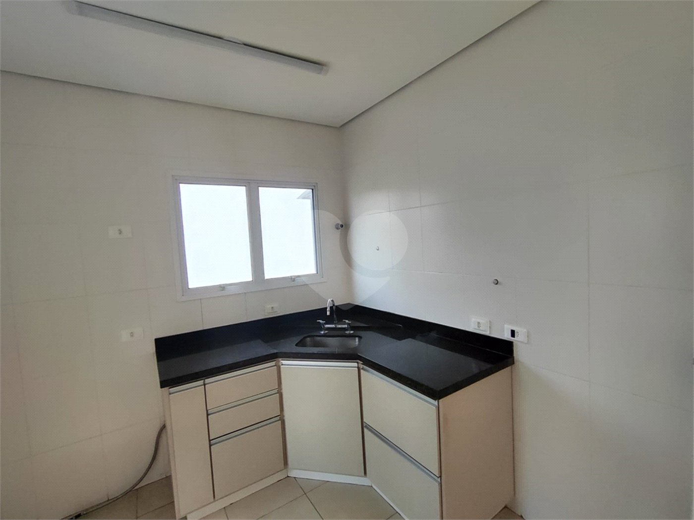 Casa de Vila à venda com 3 quartos, sendo 1 suíte, em Loteamento Jardim Morumbi, Atibaia, SP