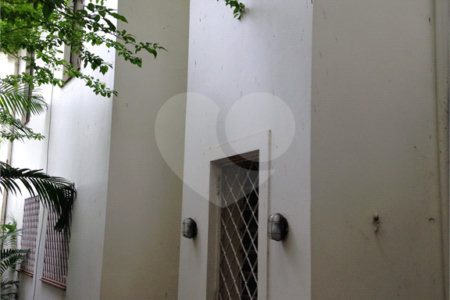 Casa à venda com 4 quartos, sendo 1 suíte,  em Jardim Petrópolis, São Paulo, SP