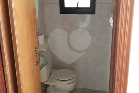 Sobrado à venda com 4 quartos, sendo 3 suítes, em Vila Mazzei, São Paulo, SP