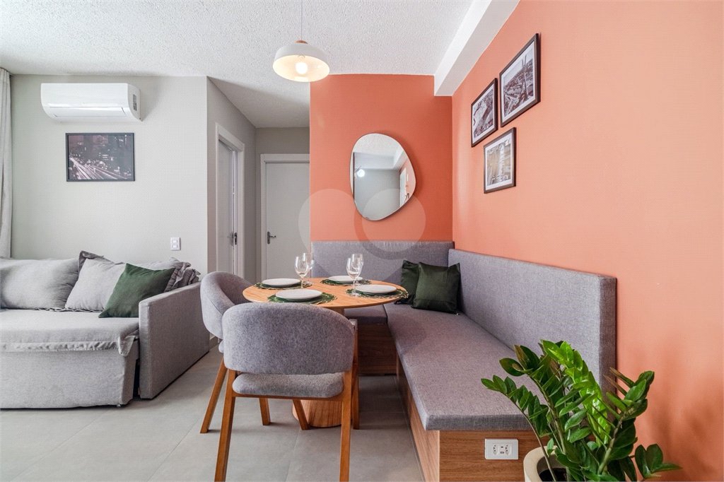 Apartamento à venda com 2 quartos, sendo 1 suíte,  em Liberdade, São Paulo, SP