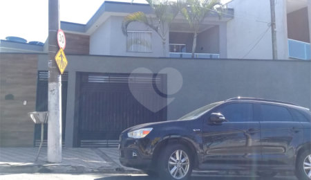 Sobrado à venda com 2 quartos, sendo 1 suíte,  em Cidade Boa Vista, Suzano, SP