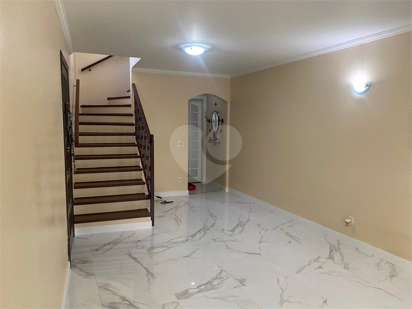 Sobrado à venda com 3 quartos, sendo 1 suíte, em Jardim Londrina, São Paulo, SP