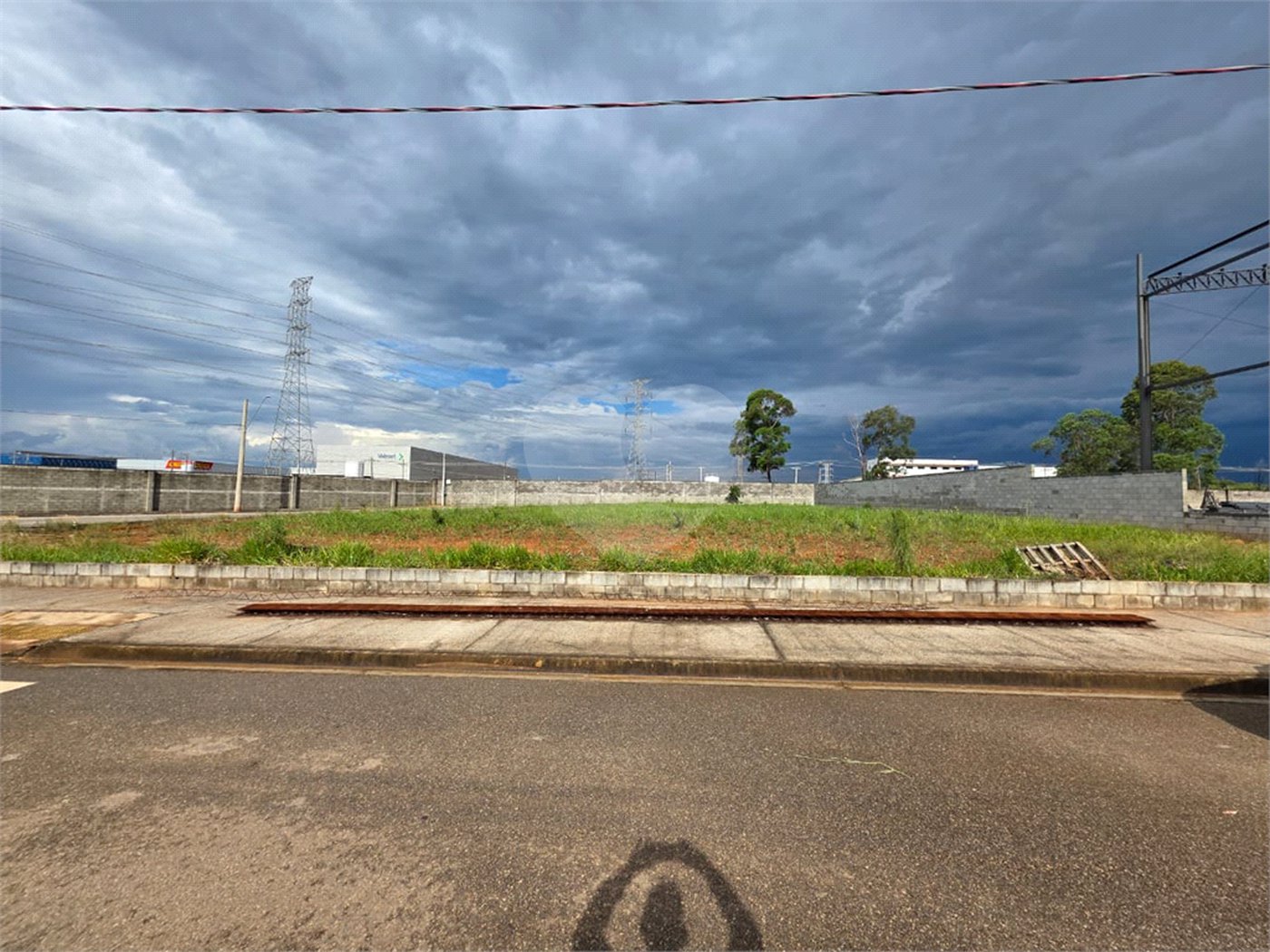 Terreno à venda no condomínio Centro Empresarial Metropolitano, Sorocaba - SP