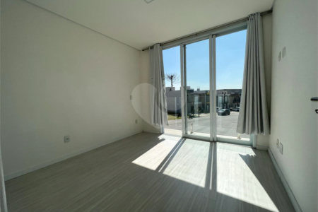 Casa à venda com 3 quartos, sendo 1 suíte, em Jardim Semiramis, Cotia, SP