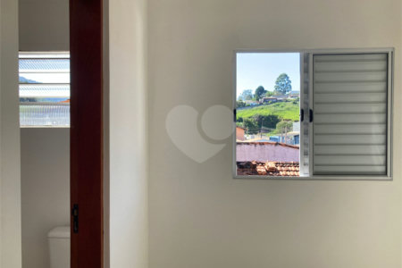 Casa à venda com 2 suítes no condomínio Villagio, Mogi das Cruzes - SP