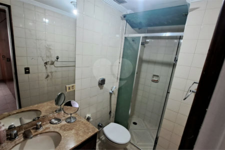 Apartamento à venda com 3 quartos, sendo 1 suíte, em Vila Mariana, São Paulo, SP