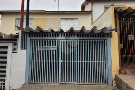 Sobrado à venda com 2 quartos em Jardim Mangalot, São Paulo, SP
