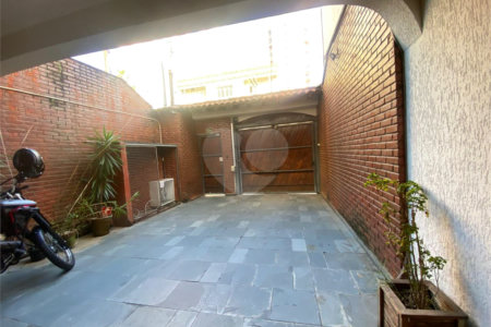 Sobrado à venda com 3 quartos, sendo 1 suíte, em Vila Gomes Cardim, São Paulo, SP