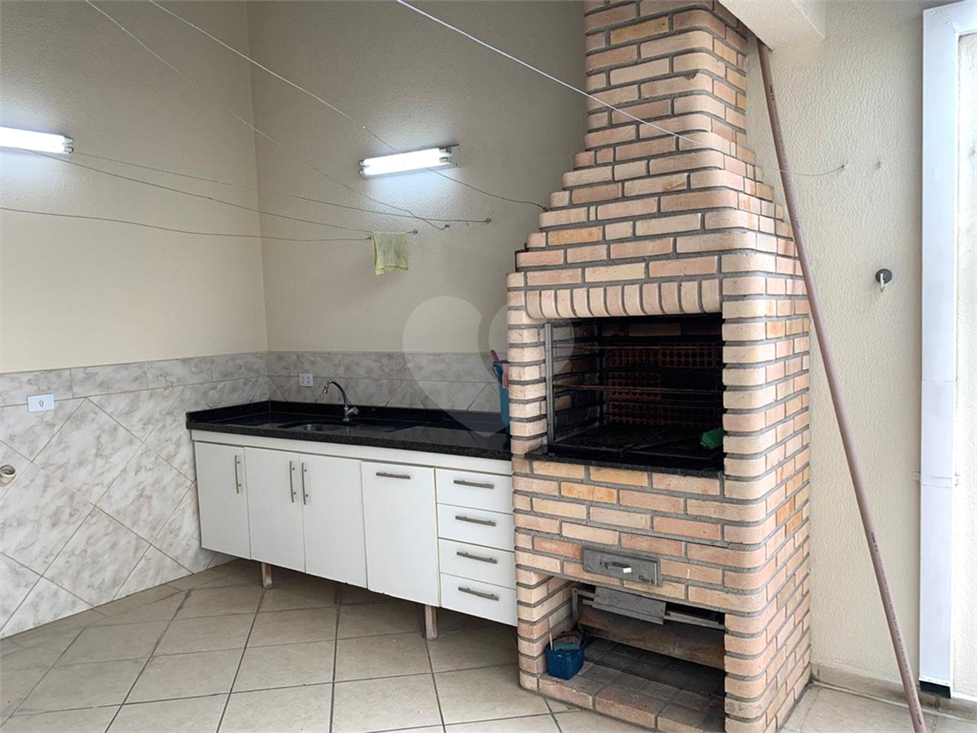 Sobrado à venda com 4 quartos, sendo 1 suíte, em Vila Campo Grande, São Paulo, SP