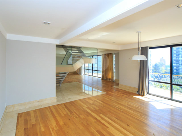 Duplex à venda ou para alugar com 5 suítes em Alto da Boa Vista, São Paulo, SP