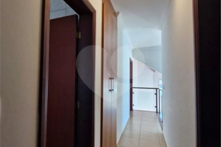 Casa à venda ou para alugar com 3 quartos, sendo 1 suíte, no condomínio Recanto dos Paturis, Vinhedo - SP