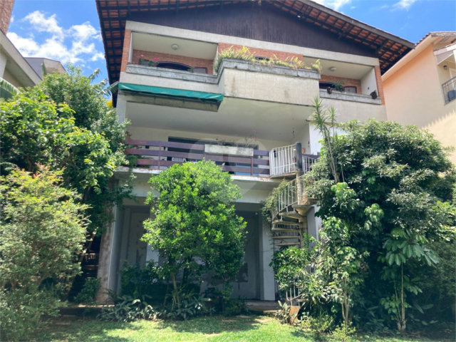 Casa à venda com 5 quartos, sendo 2 suítes,  em Jardim Marajoara, São Paulo, SP