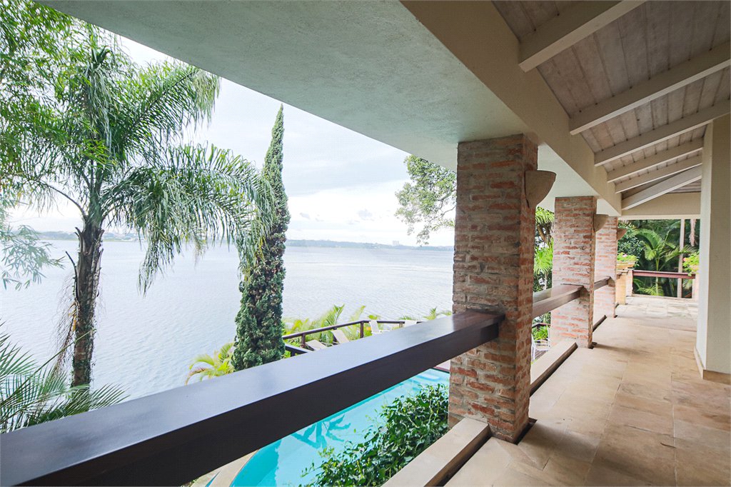 Casa à venda com 4 suítes em Guarapiranga, São Paulo, SP