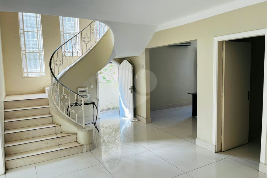 Casa à venda com 4 quartos, sendo 1 suíte, em Jardim São Bento, São Paulo, SP
