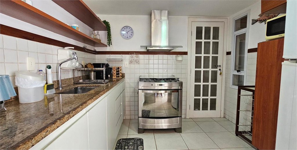 Casa em condomínio à venda com 5 quartos, sendo 3 suítes, em Bosque de Geribá, Armação dos Búzios, RJ