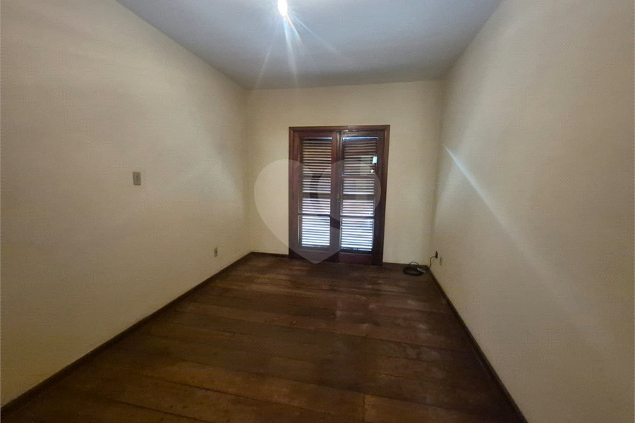 Casa à venda com 3 quartos, sendo 1 suíte, no condomínio Alpes da Cantareira, Mairiporã - SP