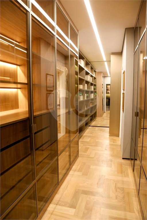 Apartamento à venda com 3 suítes em Vila Mariana, São Paulo, SP
