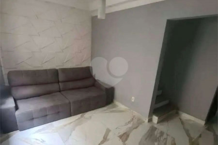 Casa à venda com 2 quartos no condomínio Karolyne, Votorantim - SP