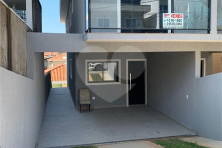 Casa à venda com 3 quartos, sendo 1 suíte, no condomínio Villa D'este, Cotia - SP