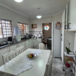 Casa à venda com 4 quartos, sendo 1 suíte,  em Villarejo Sopé da Serra (Vilarejo), Cabreúva, SP