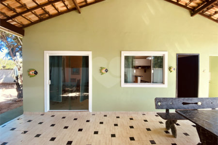 Casa em condomínio para alugar com 2 quartos, sendo 1 suíte, em Caravelas, Armação dos Búzios, RJ