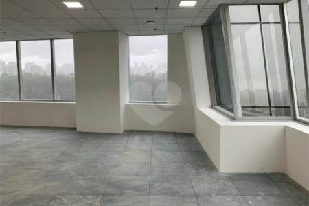 Sala à venda em Várzea de Baixo, São Paulo, SP