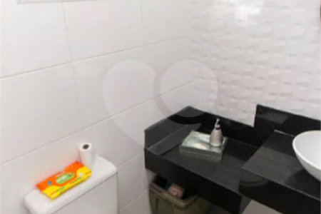 Sobrado à venda com 3 quartos, sendo 1 suíte, em Vila Nivi, São Paulo, SP