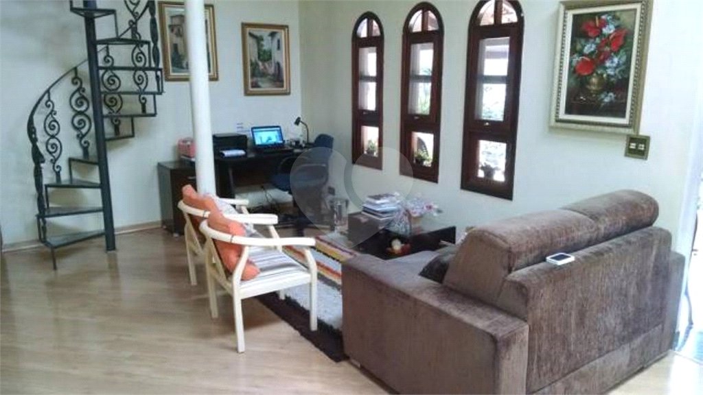 Casa à venda com 4 quartos, sendo 2 suítes, no condomínio Vinhas da Vista Alegre - Lado Sede, Vinhedo - SP