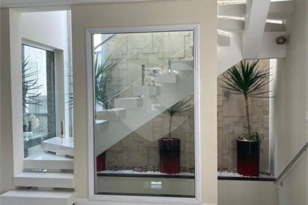 Casa à venda com 4 quartos, sendo 3 suítes, no condomínio Brisa 1, Mogi das Cruzes - SP