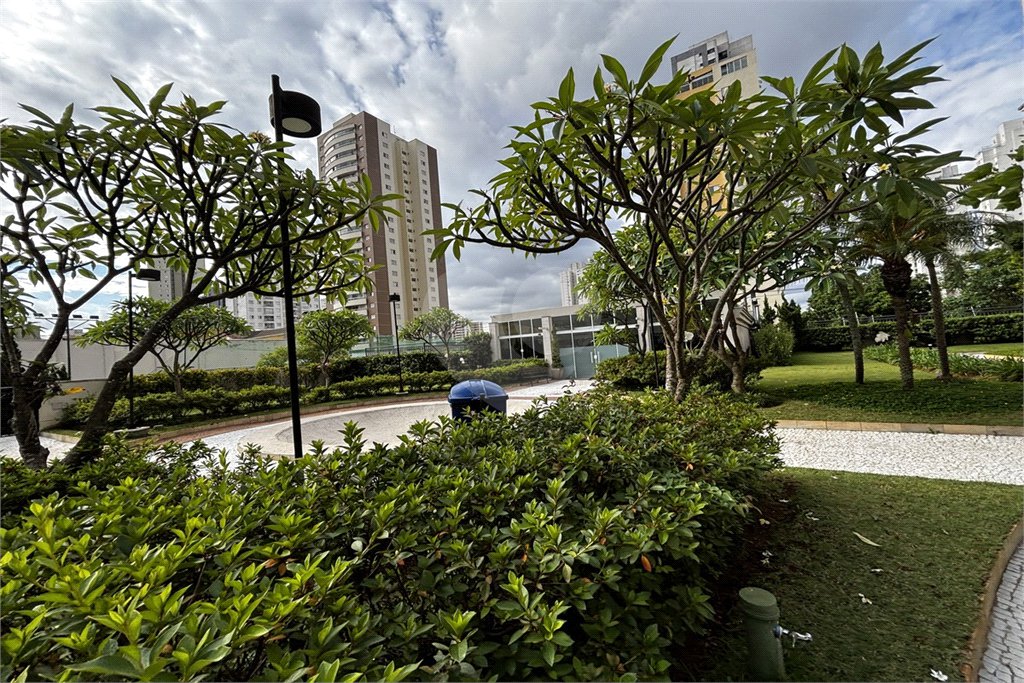 Apartamento para alugar com 3 suítes em Vila Romana, São Paulo, SP
